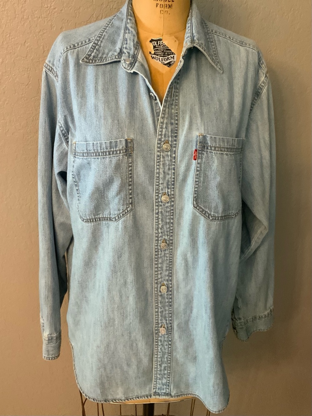 Levi Red Tab Light Blue Loose Fit Denim Shirt, Y2K Vintage, size Small Men’s